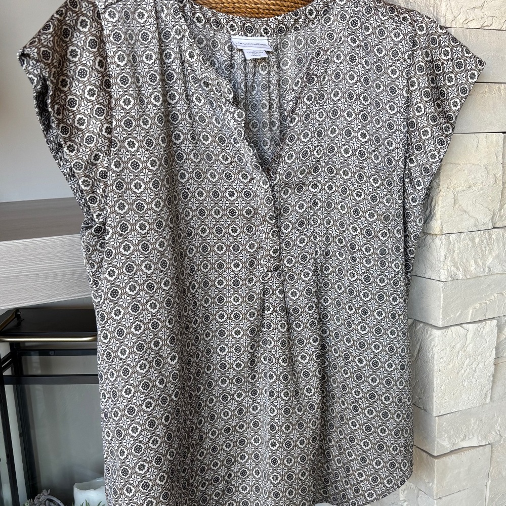Liz Claiborne - Dressy Tunic Style Short-sleeve Top